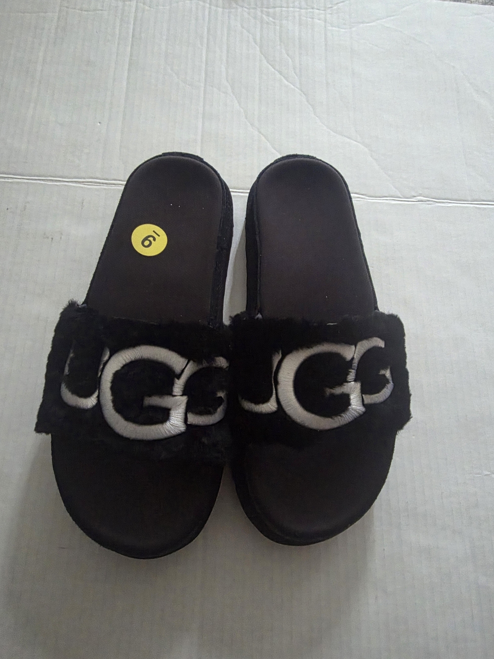UGG Black Laton Fur Slide Sandals with White Logo Detail Size 9.